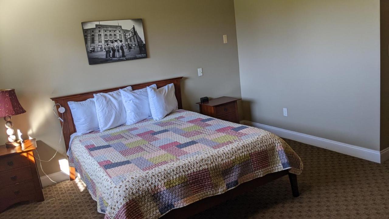 The Meadowlark Inn East Springfield Exterior photo